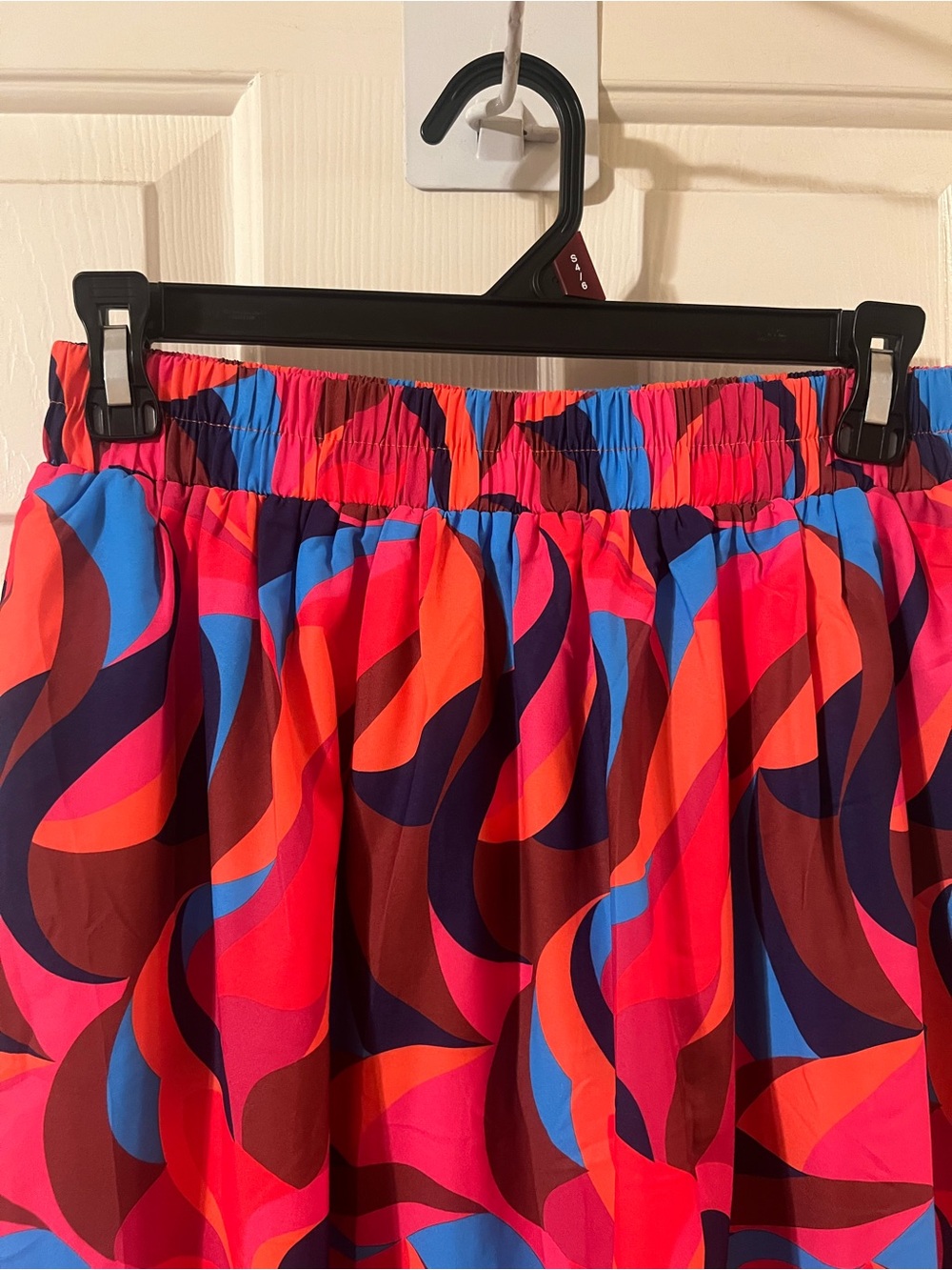 NWOT 🛍️3 for 25 🛍️ Arolina Bold Multicolor Swirl Tiered Maxi Skirt  Size Small - Picture 3 of 7